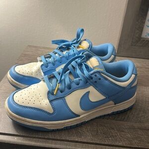 University blue Nike dunks women 7.5 men 6.5